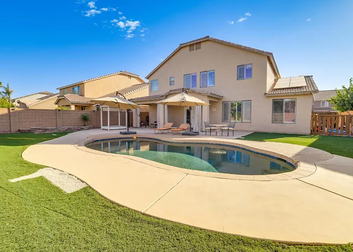 Holiday home Relax Poolside! Group-friendly San Tan Valley Gem Queen Creek