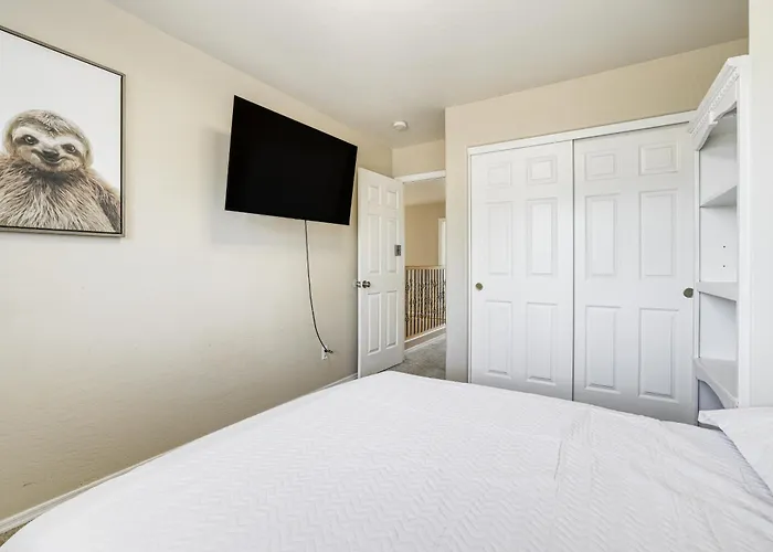 Relax Poolside! Group-friendly San Tan Valley Gem * Queen Creek