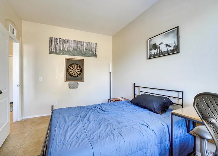 Relax Poolside! Group-friendly San Tan Valley Gem Holiday home *