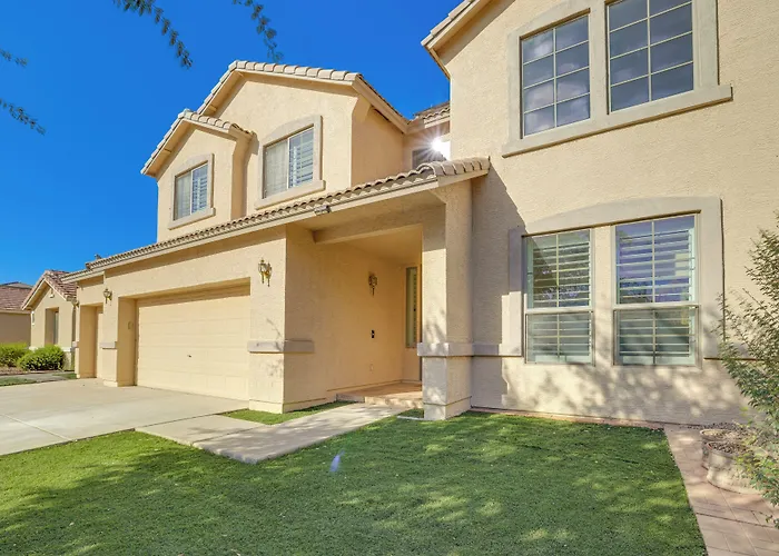 Holiday home Relax Poolside! Group-friendly San Tan Valley Gem Queen Creek