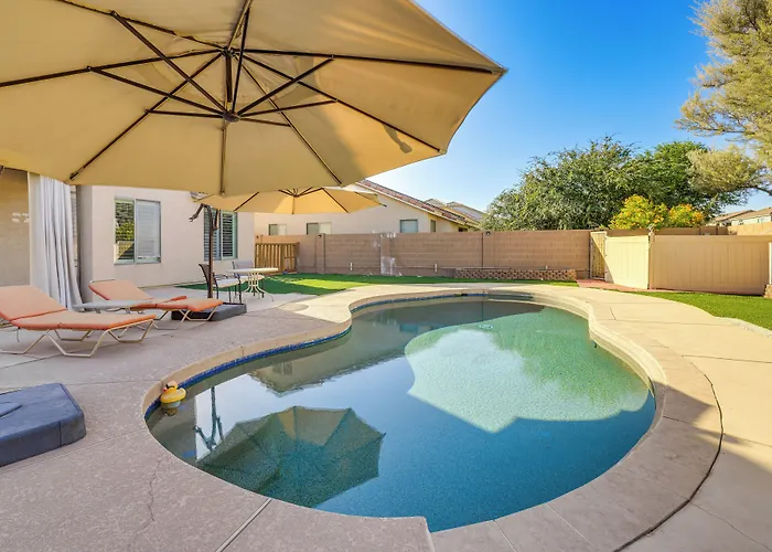 Holiday home Relax Poolside! Group-friendly San Tan Valley Gem