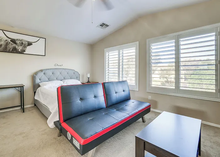 Holiday home Relax Poolside! Group-friendly San Tan Valley Gem